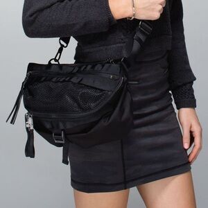 lululemon Go Lightly bag black crossbody for festivals gym clinical nursing